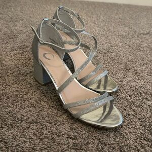 Gray women’s heels 8 1/2
